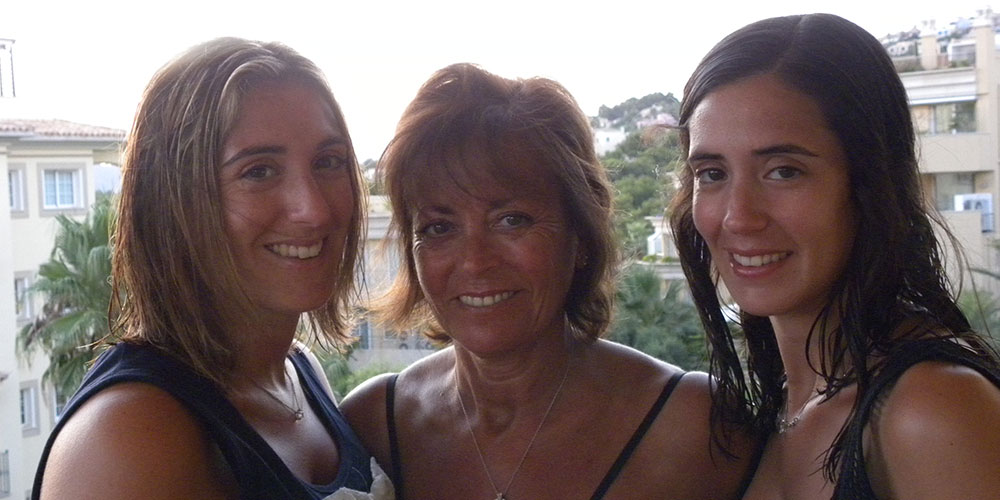 The Bernice Cowen Memorial Fund Bernice and 2 daughters on holiday